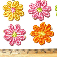 24x Multicolour Daisy Flower AC09 Embroidered 25mm Motiff Sew-On Applique Patch