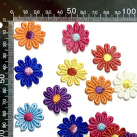 24x Multicolour Daisy Flower Embroidered 25mm Motiff Sew-On Applique Patch