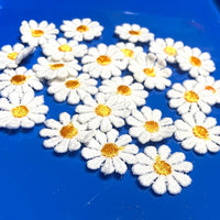 24x White Daisy Flower w/ Light Orange Centre Embroidered Sew On Applique Patch